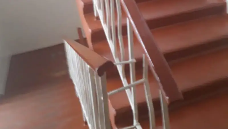 Падение школьника в лестничный проем - наказаны директор и учитель