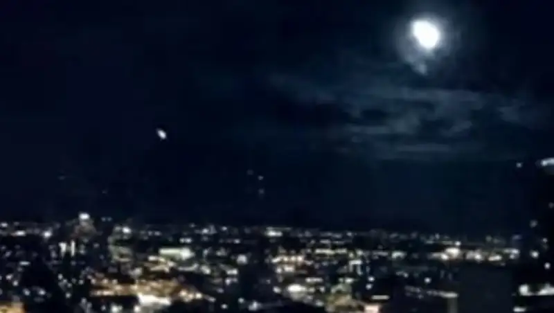 В американском городе запечатлели падение метеорита