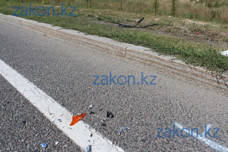 Крупное ДТП произошло сегодня утром в Алматы на Восточной объездной (фото) Крупное ДТП произошло сегодня утром в Алматы на Восточной объездной (фото), фото - Новости Zakon.kz от 22.08.2013 19:51