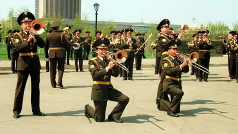 Казахстанские военные станцевали gangnam style