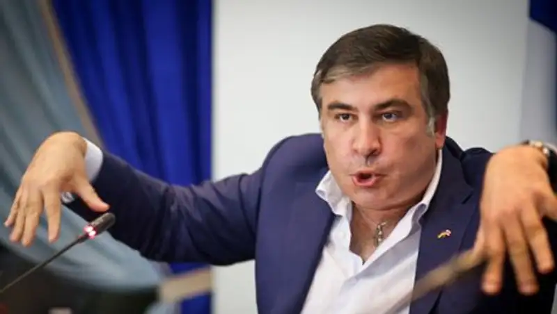Саакашвили сообщил о намерении Порошенко лишить его украинского гражданства