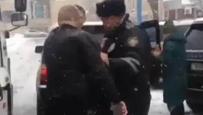 кадр видео, фото - Новости Zakon.kz от 06.06.2018 15:42