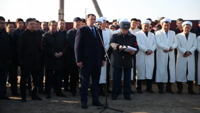 Героя-полицейского из Атырау проводили в последний путь