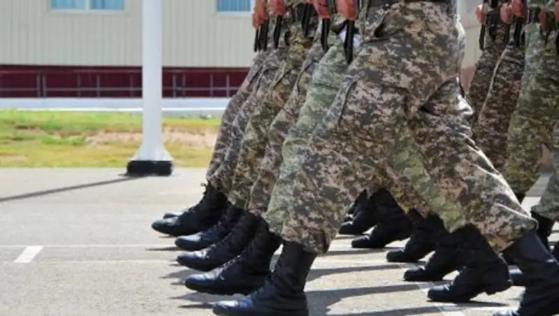 Хит Ерке Есмахан "Қайда?" сделали строевой песней