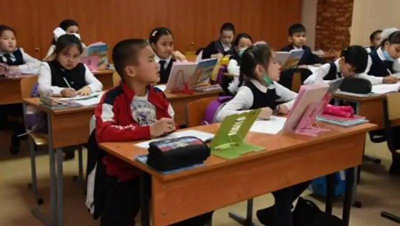 "Әліппе" и "Букварь" возвращаются в казахстанские школы - Аймагамбетов