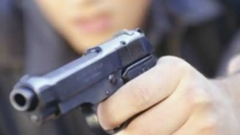 В Алматы задержали вооруженного преступника