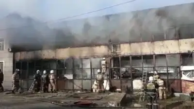 Фото: пресс-служба ДЧС Алматы, фото - Новости Zakon.kz от 10.12.2017 14:07