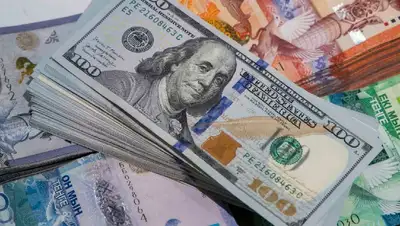 курсы валют, фото - Новости Zakon.kz от 27.08.2022 09:39