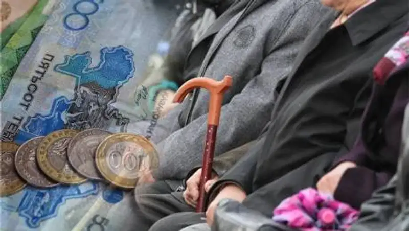 Казахстанские дипломаты будут получать надбавки к пенсиям