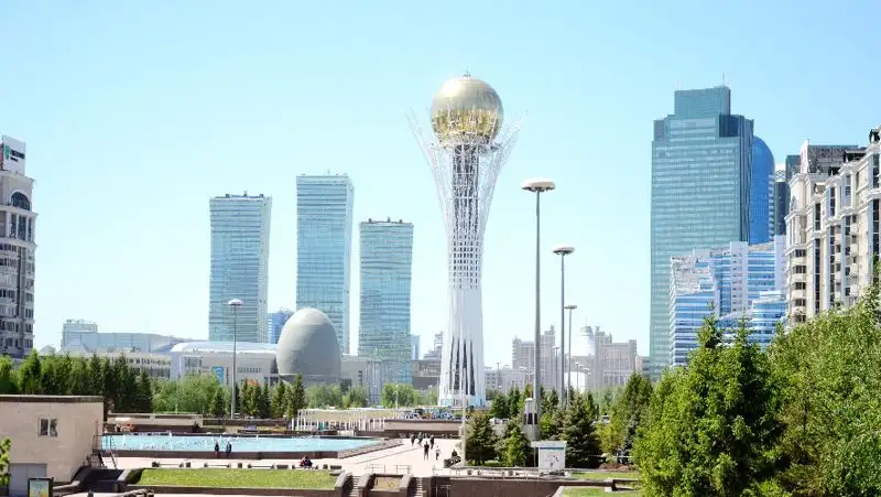 Назарбаев ознакомился с проектом застройки Астаны