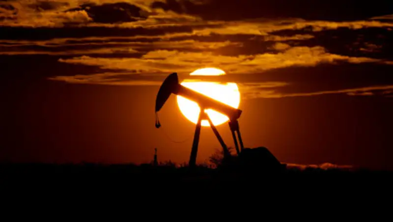 Цена нефти Brent впервые с 13 апреля превысила $33 за баррель