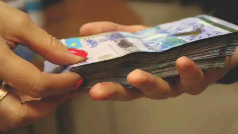 Мошенники представлялись работниками банка и крали деньги в Нур-Султане