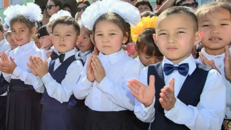 В Алматинской области в рамках акции «Дорога в школу» оказана помощь около 27 тысячам учащихся