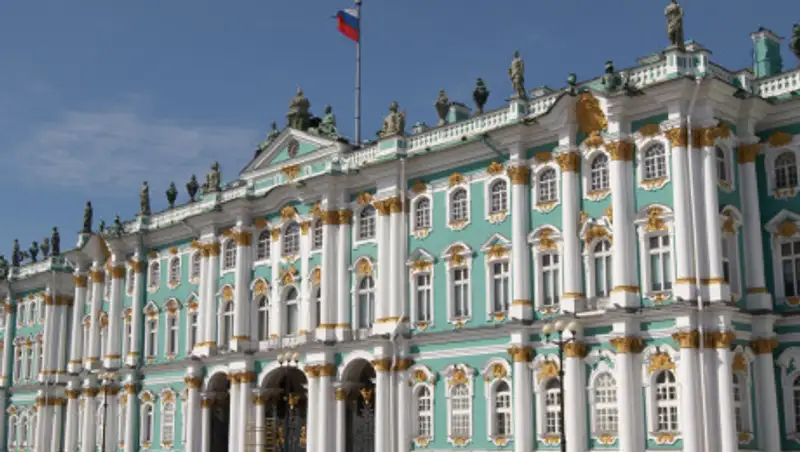 Эрмитаж закрыли после сообщения о минировании