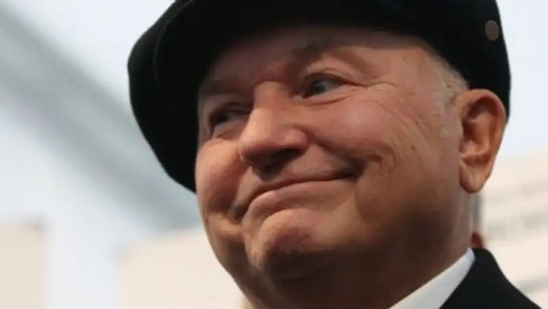 Лужков назвал сообщения о своей клинической смерти бредом