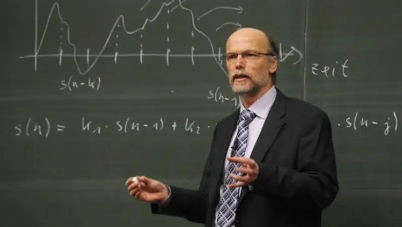 Снижать пенсионный возраст учителей не будут