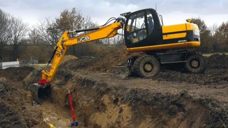 Экскаваторщик оставил без газа 2500 домов в Шымкенте