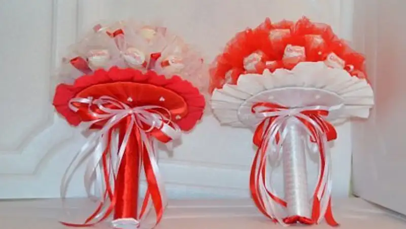 В Атырау в Международный день двойняшек братья-близнецы женятся на сестрах- близняшках