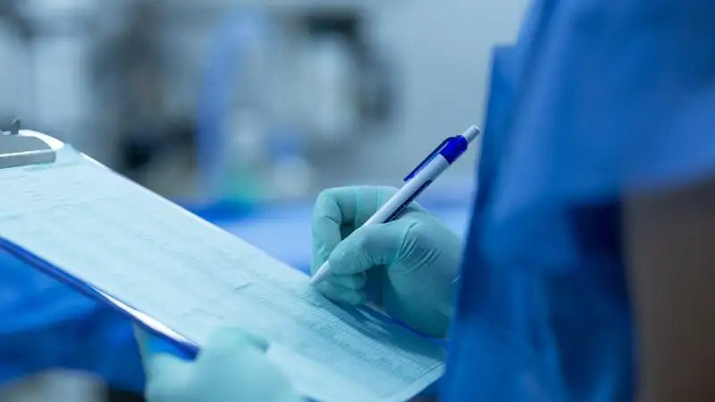 В Алматы школьник на уроке физкультуры получил тяжелую травму головы