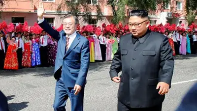 © REUTERS / Pyeongyang Press Corps/Pool, фото - Новости Zakon.kz от 18.09.2018 21:34