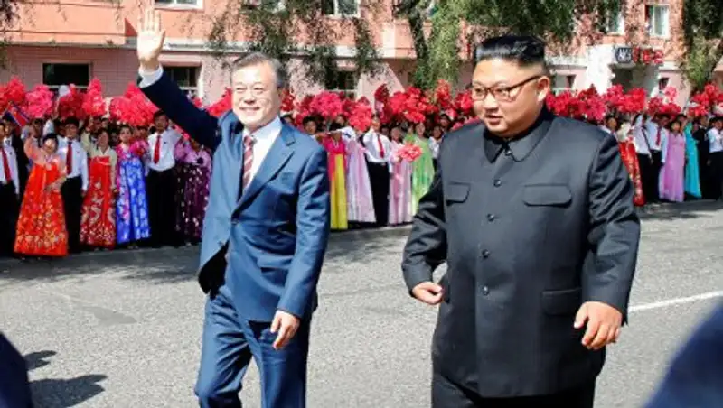 Ким Чен Ын угостил лидера Южной Кореи корнями колокольчика