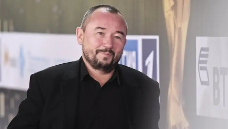 Ведущего Первого канала наказали за мат в прямом эфире после игры сборной России