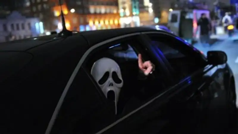 Грабители в масках «Крик» угрожают актюбинцам