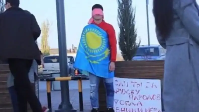 Нужно обняться, чтобы подружить Казахстан и Кыргызстан