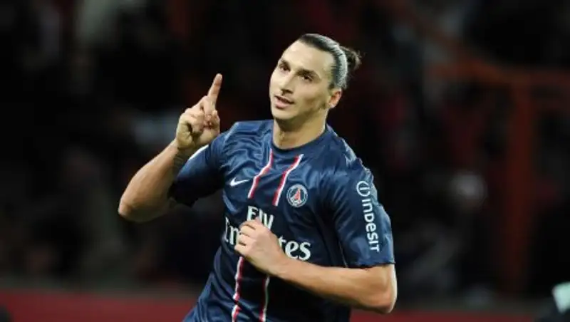 Златан Ибрагимович забил 400-й гол в карьере 25-тысячный в истории АПЛ