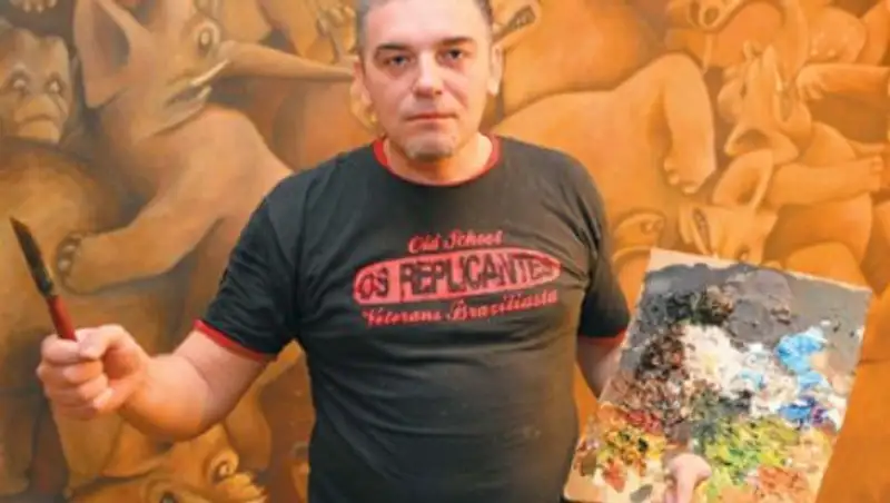 В Петербурге избили и ограбили художника Копейкина