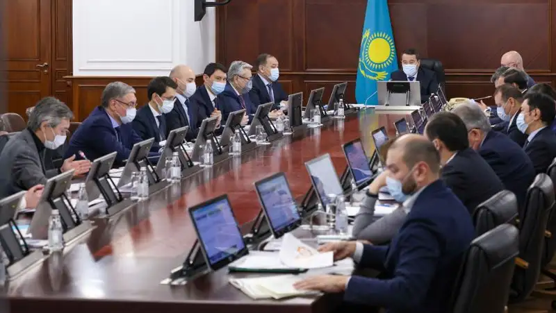 Вопрос обеспечения казахстанцев лекарствами рассмотрели в правительстве