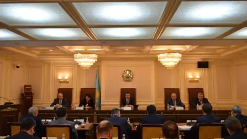 Программную статью Назарбаева обсудили в Конституционном Совете РК