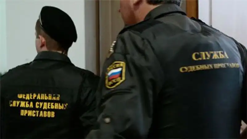 Задолжавшая приставам жительница Астрахани сменила пол