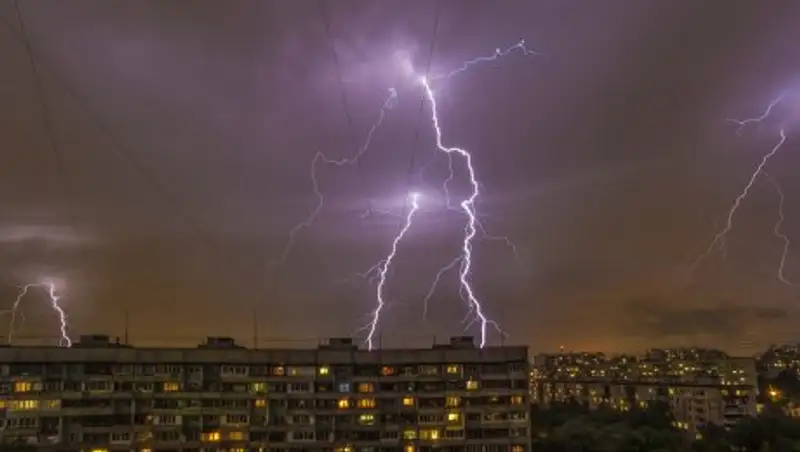В Атырауской области объявили штормовое предупреждение