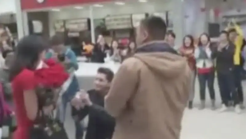 Ролик с предложением руки и сердца, «взорвавший» Казнет, не носит рекламный характер