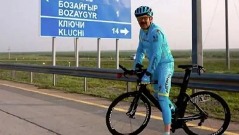 Премьер-Министр Казахстана совершил велопрогулку по трассе Астана-Бурабай
