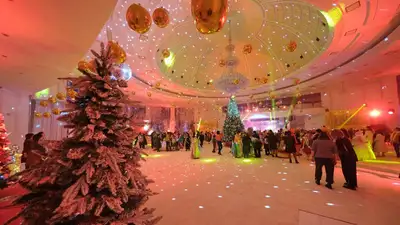 празднование Нового года, фото - Новости Zakon.kz от 25.12.2022 13:41