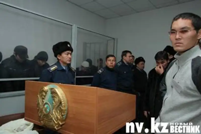 Физрука посадили на 9 лет за побоище, устроенное в компании с бывшими учениками, фото - Новости Zakon.kz от 18.11.2009 16:33