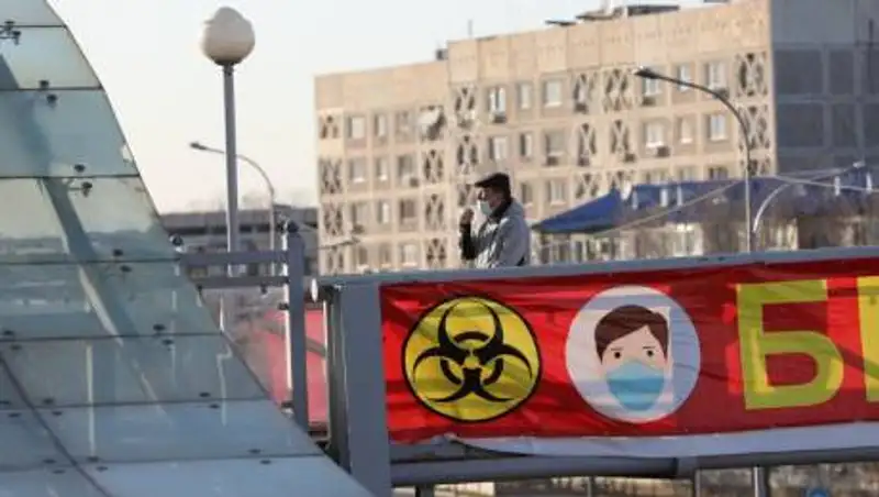 Почему курильщики реже заражаются коронавирусом - исследование