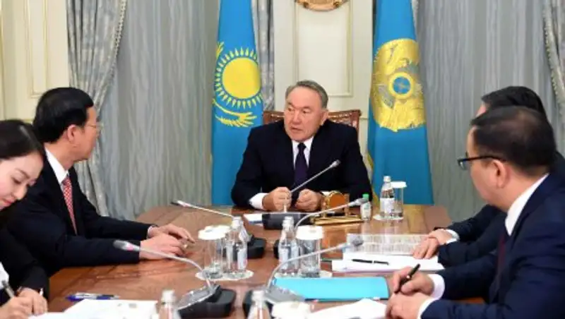 Президент РК провел встречу с первым вице-премьером Государственного совета Китая