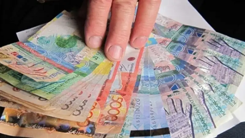 Казахстанцы снизят вдвое свою долговую нагрузку