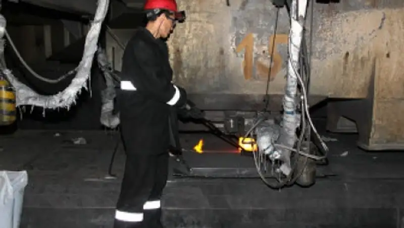 Прокуратура поручила провести проверку по факту снижения зарплаты шахтерам и металлургам