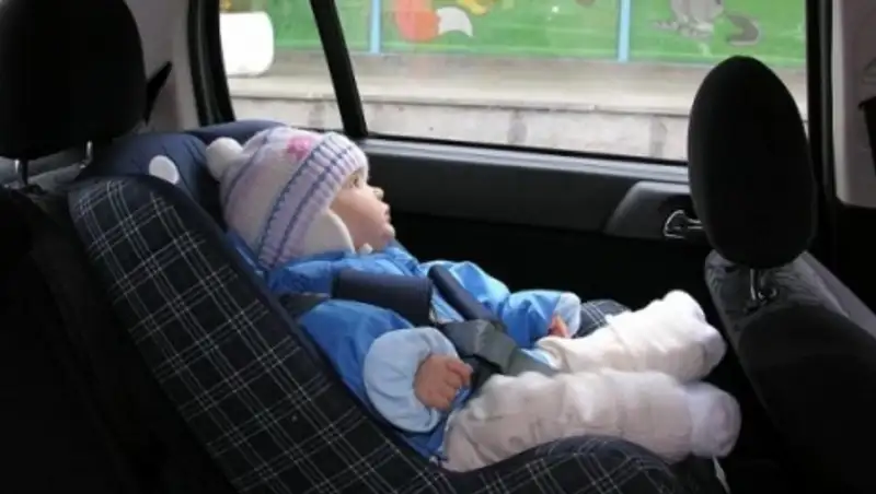 Таксист отказался везти ребенка в автокресле в Алматы