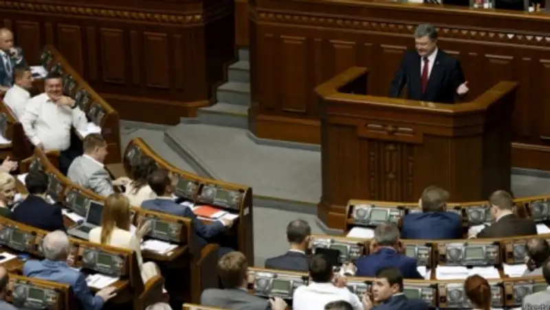 Порошенко обещает защитить Украину от "агрессии России"