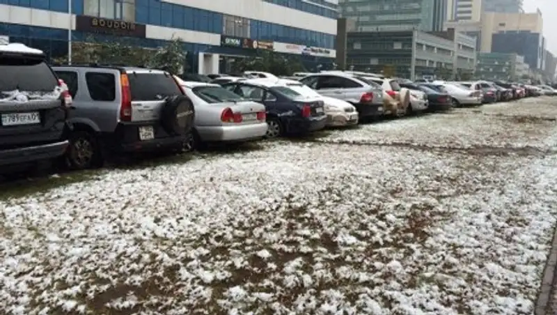  На платных столичных парковках не будет брошенных машин