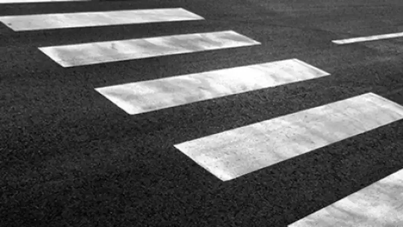 В Усть-Каменогорске на пешеходном переходе автомобиль сбил двух человек