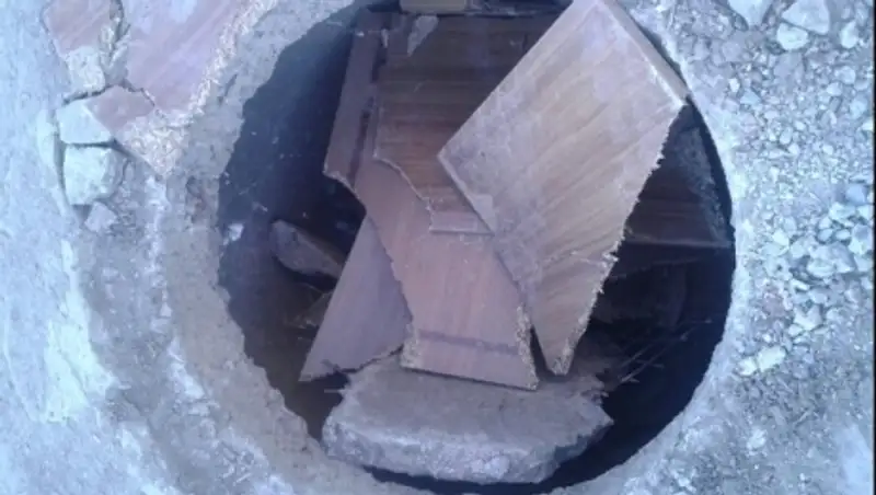 В Кокшетау мужчина провалился в колодец