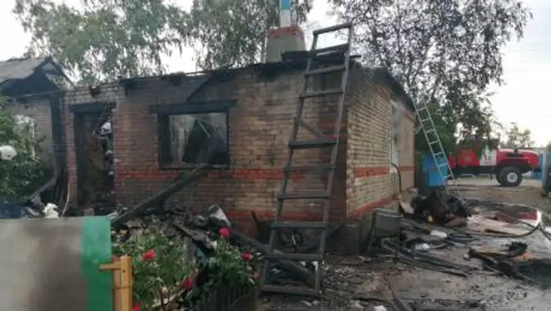 В Костанайской области при пожаре в квартире погиб 7-летний ребенок