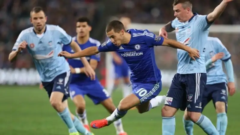 Хавбек «Челси» Эден Азар: «Работаю над тем, чтобы отнять «Золотой мяч» у Месси и Роналду»