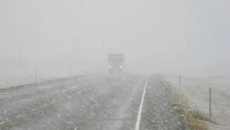 В двух областях Казахстана из-за метели закрыто движение автотранспорта